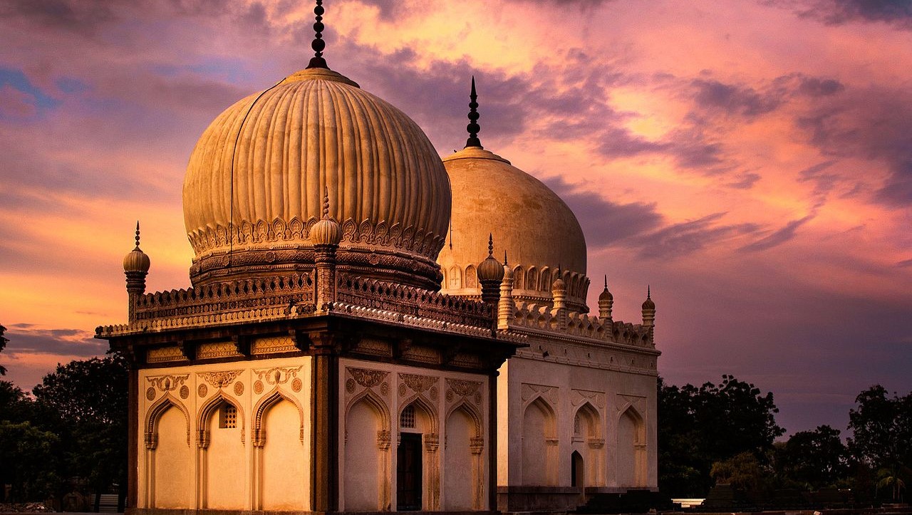 Qutb Shahi Tombs img1